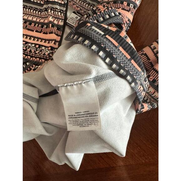 Nike Pro Dri-FIT 1/2 Zip Pullover Women’s M Peach Gray Print Training Top - Picture 8 of 14